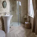 Highgate House Hotel 4*
