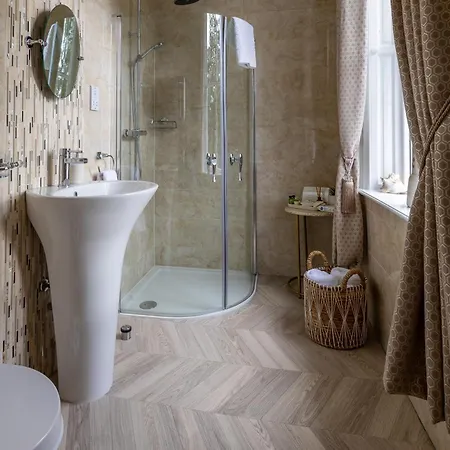 Highgate House Hotel 4*